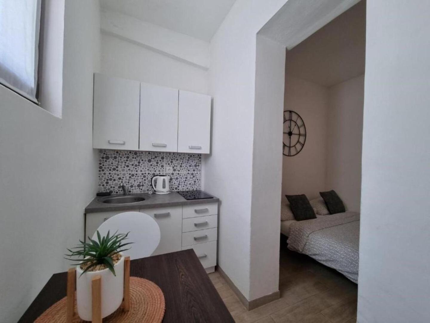 Lion - Free Parking Apartman *